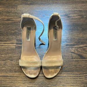 Tan suede Steve Madden block heels. Size 7.5. Good used condition